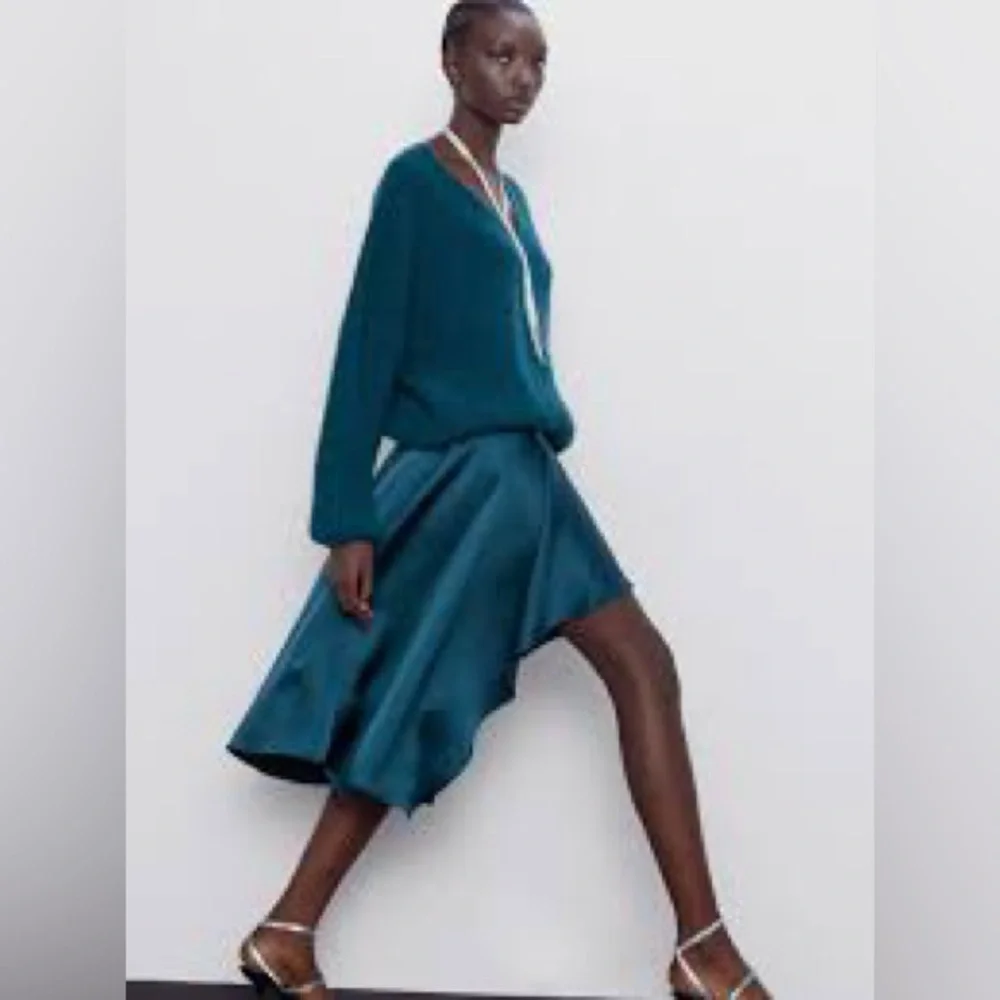NWT Zara Duck Green Satin Effect Asymmetrical Skirt - Picture 4 of 13